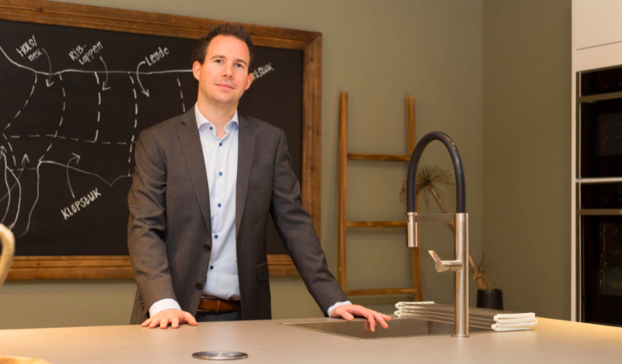 Dennis is gestart bij Velthuizen Keukens